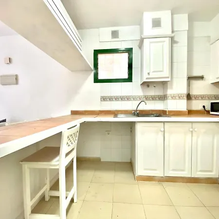 Apartamento De Tres Dormitorios En Costa Del Silencio, Tenerife Sur Daire *
