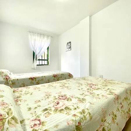 Apartamento De Tres Dormitorios En Costa Del Silencio, Tenerife Sur Apartamento Costa del Silencio